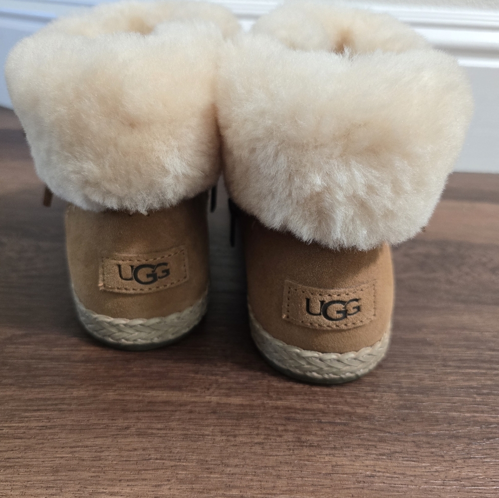 UGG womens size 10 booties